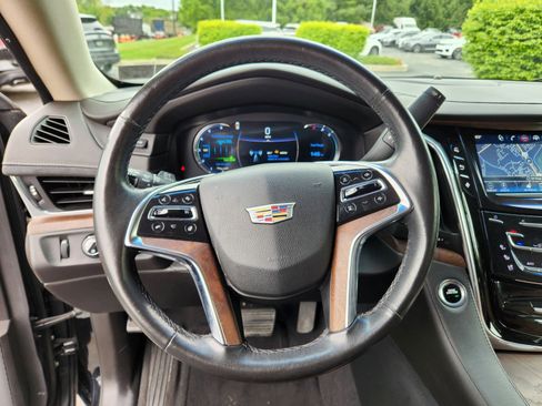 Used 2016 Cadillac Escalade ESV Luxury AWD/4WD image 19