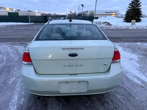 Used 2011 Ford Focus SE image 6