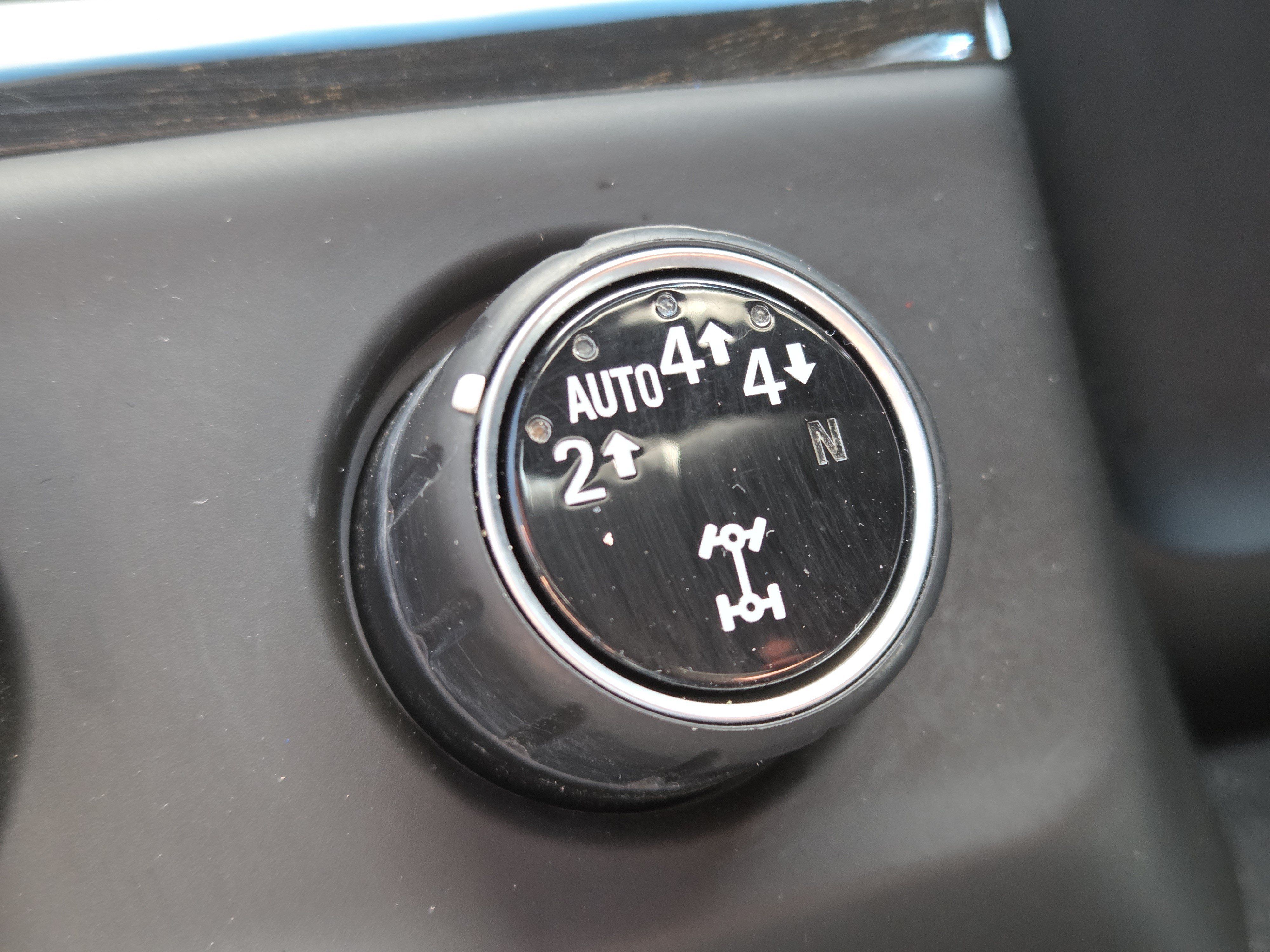 Used 2017 Cadillac Escalade Platinum AWD/4WD image 11