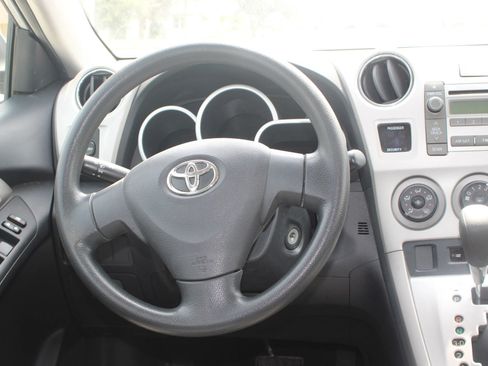 Used 2009 Toyota Matrix FWD image 12