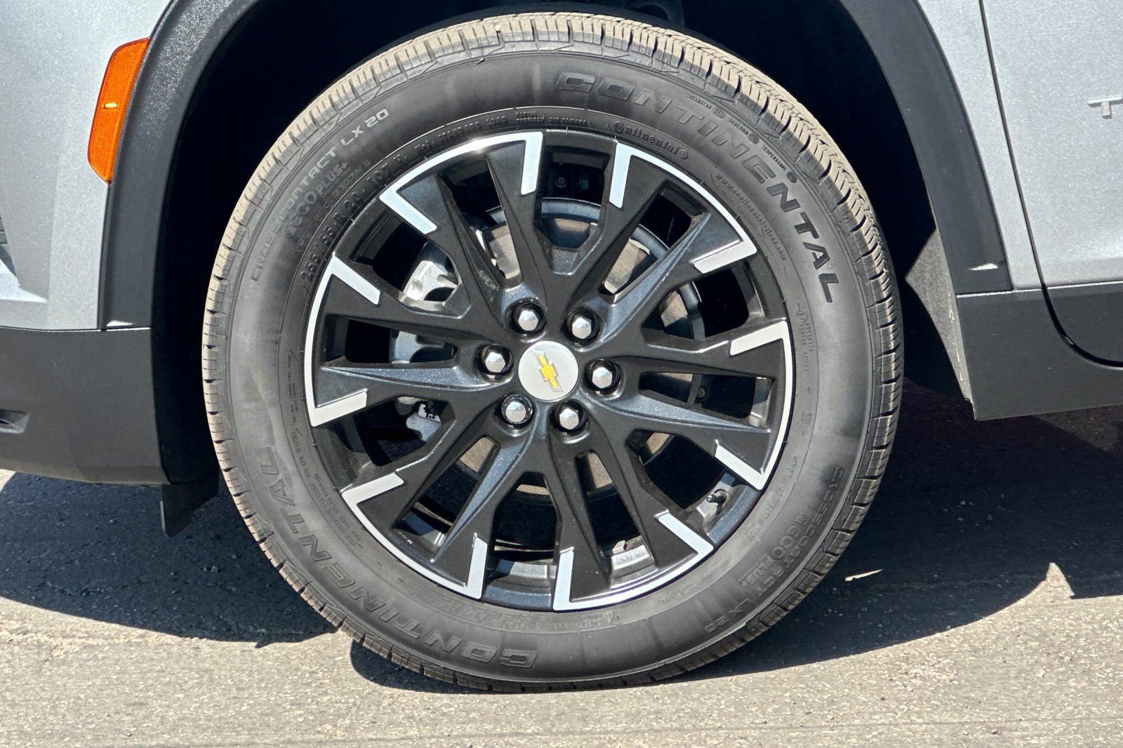 Used 2026 Chevrolet Traverse LT w/ Sun and Wheel Package FWD image 33