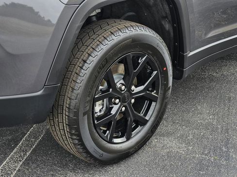 New 2026 Jeep Grand Cherokee Altitude RWD image 9
