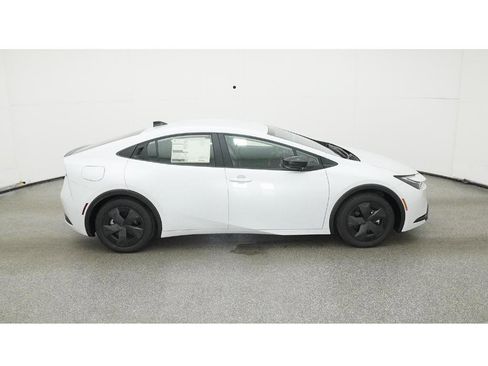 New 2026 Toyota Prius SE image 11