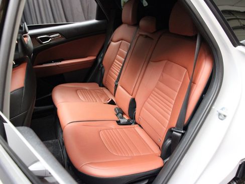 Used 2023 Kia Sportage SX image 48