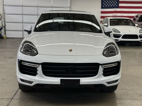 Used 2015 Porsche Cayenne Turbo w/ Premium Plus Package AWD/4WD image 7