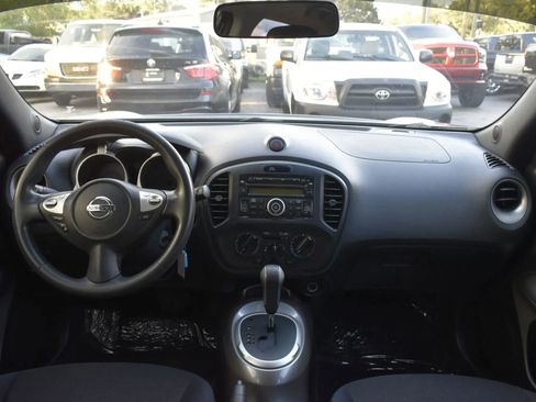 Used 2011 Nissan Juke S image 11