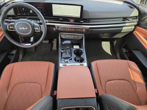 New 2026 Kia Carnival SX w/ SX Dark Edition Package FWD image 18