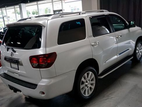 Used 2022 Toyota Sequoia Platinum AWD/4WD image 35