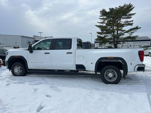 Used 2024 GMC Sierra 3500 Pro image 3
