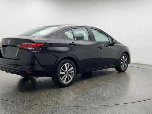 Used 2025 Nissan Versa SV image 9