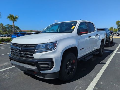 Used 2022 Chevrolet Colorado LT w/ Redline Special Edition image 3