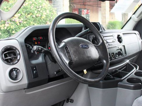 Used 2014 Ford E-350 and Econoline 350 Super Duty w/ Power Windows & Locks Group image 17