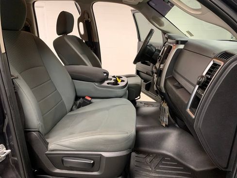 Used 2017 RAM 1500 Classic SLT RWD image 5