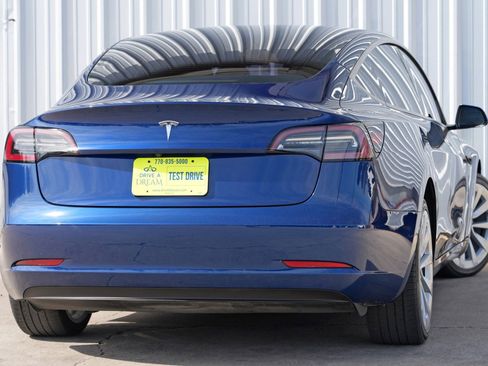 Used 2023 Tesla Model 3 Standard Range image 5