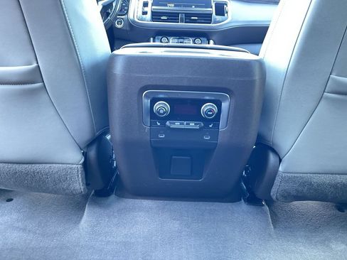 Used 2021 Chevrolet Tahoe Z71 w/ Z71 Signature Package AWD/4WD image 22