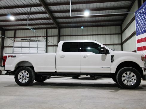Used 2019 Ford F350 Lariat w/ Lariat Ultimate Package AWD/4WD image 14