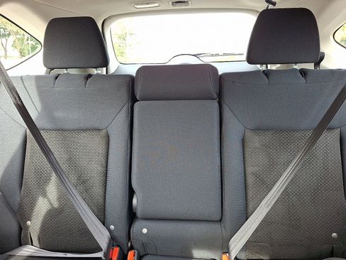 Used 2016 Honda CR-V LX image 19
