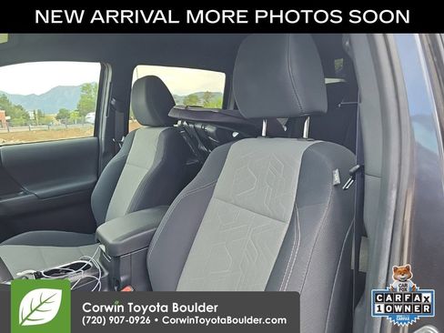 Used 2021 Toyota Tacoma TRD Off-Road w/ Technology Package AWD/4WD image 12