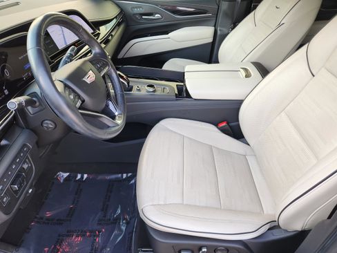 Used 2022 Cadillac Escalade Sport w/ Touring Package AWD/4WD image 7