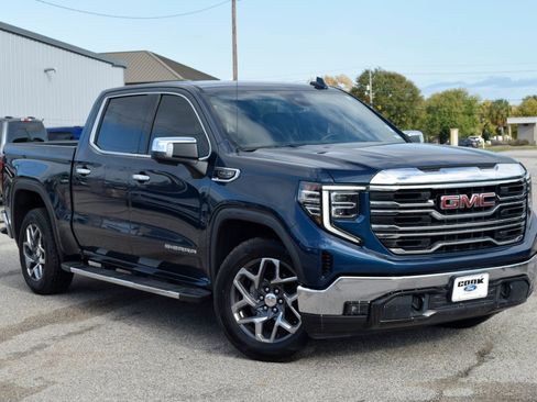 Used 2022 GMC Sierra 1500 SLT w/ SLT Convenience Package image 7
