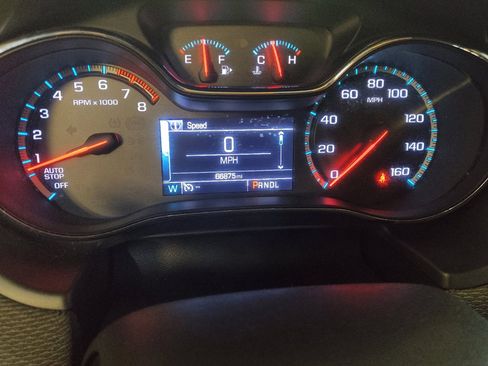 Used 2018 Chevrolet Cruze LT w/ Sun And Sound Package FWD image 23