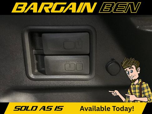 Used 2018 Chevrolet Equinox Premier image 11