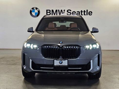Used 2025 BMW X5 xDrive40i w/ Parking Assistance Package AWD/4WD image 6