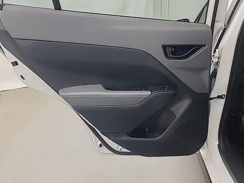 Used 2025 Subaru Crosstrek 2.0i Premium AWD/4WD image 18