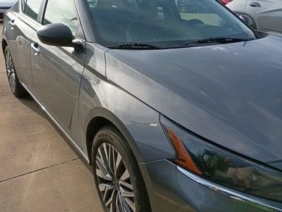 Used 2025 Nissan Altima 2.5 SV