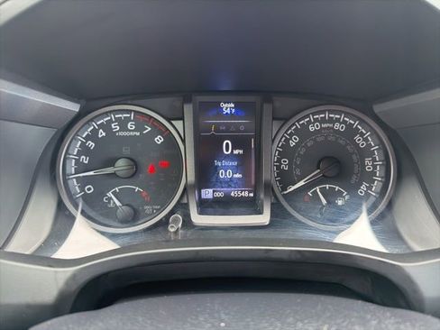 Used 2022 Toyota Tacoma TRD Off-Road w/ Technology Package AWD/4WD image 14