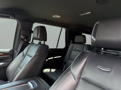 Used 2021 Cadillac Escalade Luxury RWD image 18