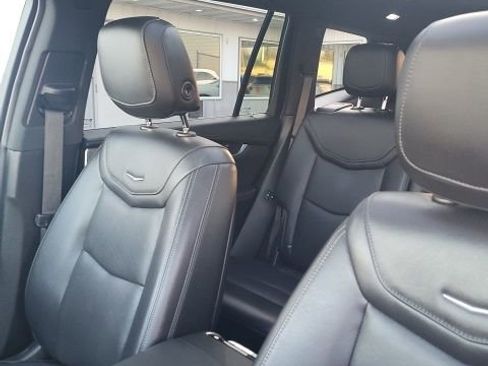 Used 2020 Cadillac XT6 Premium Luxury image 12