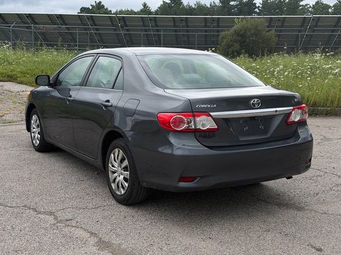 Used 2013 Toyota Corolla LE FWD image 3