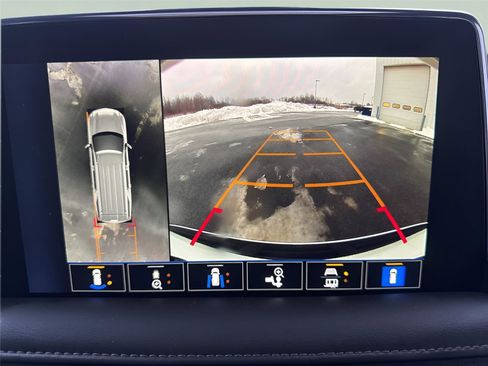 Used 2024 Chevrolet Suburban Z71 w/ Luxury Package image 32