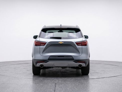 Used 2025 Chevrolet Blazer LT FWD image 7