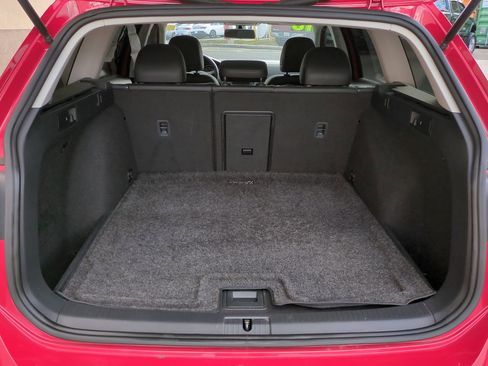 Used 2016 Volkswagen Golf Limited Edition image 13