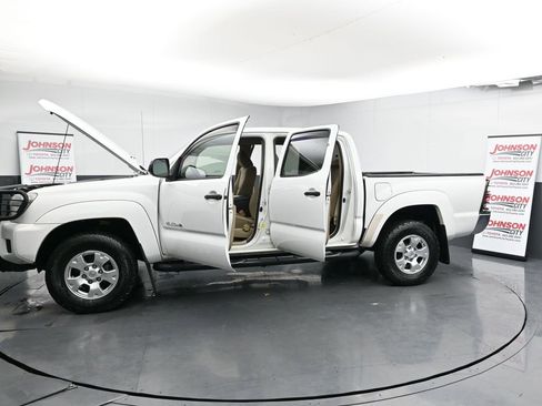 Used 2015 Toyota Tacoma PreRunner w/ SR5 Package image 43