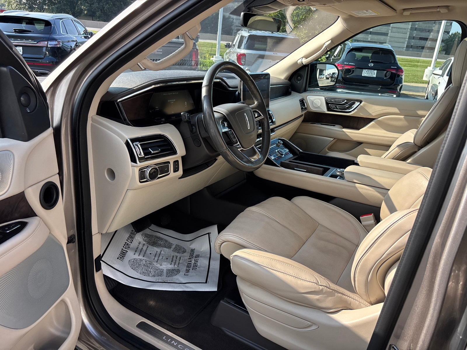Used 2019 Lincoln Navigator Reserve AWD/4WD image 23