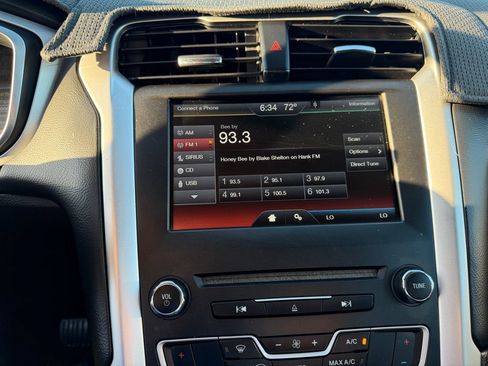 Used 2016 Ford Fusion SE AWD/4WD image 11