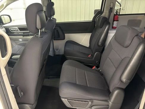 Used 2010 Dodge Grand Caravan SXT FWD image 22