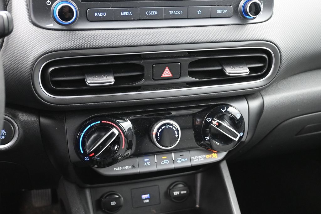 Used 2022 Hyundai Kona SEL AWD/4WD image 17