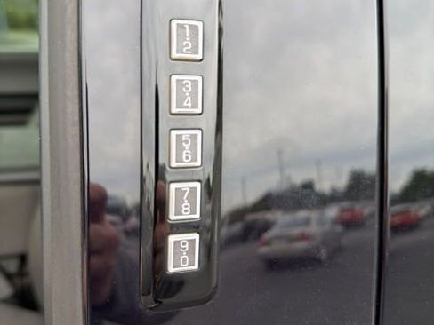 Used 2016 Ford F150 XLT w/ Equipment Group 302A Luxury image 10