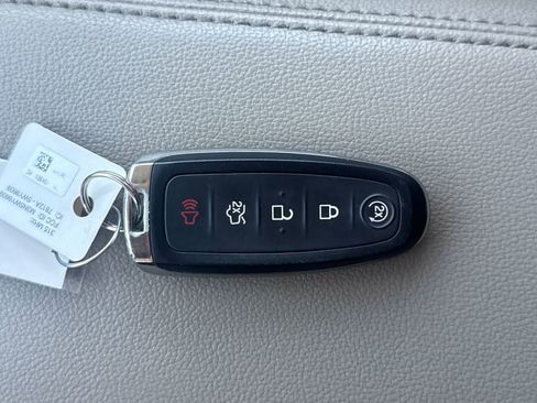 Used 2017 Ford Escape Titanium FWD image 39