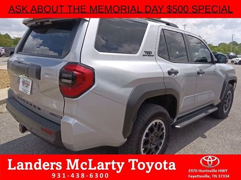 Used 2025 Toyota 4Runner TRD Off-Road Premium AWD/4WD image 3