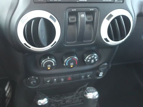 Used 2014 Jeep Wrangler Sahara AWD/4WD image 19