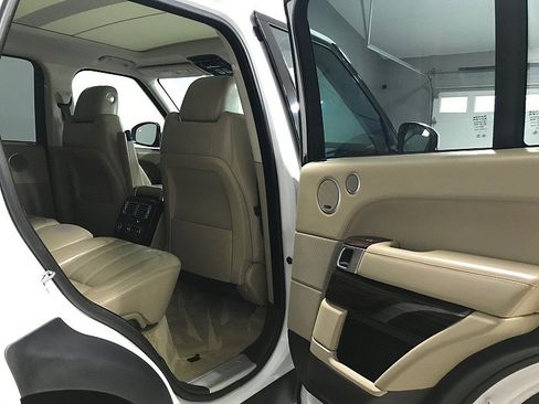 Used 2014 Land Rover Range Rover Supercharged AWD/4WD image 16