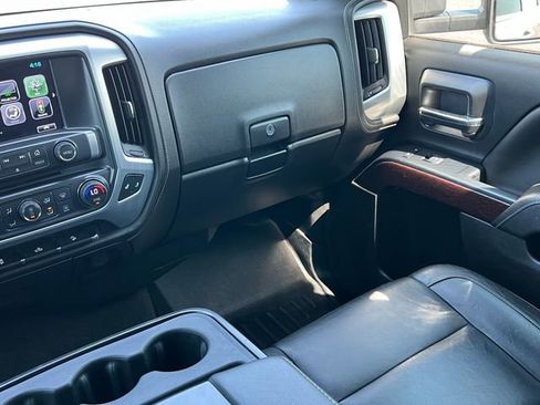 Used 2018 GMC Sierra 2500 SLE w/ SLE Preferred Package AWD/4WD image 34