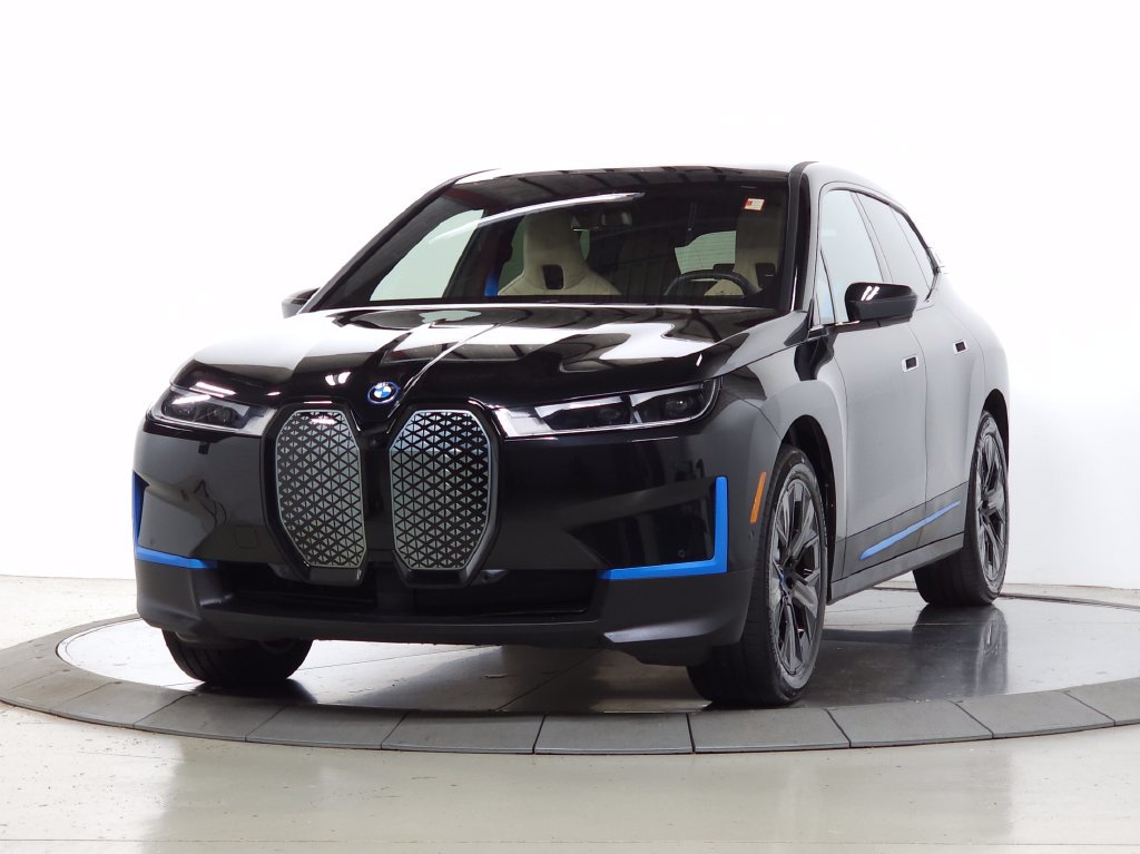 Certified 2024 BMW iX xDrive50 AWD/4WD image 4