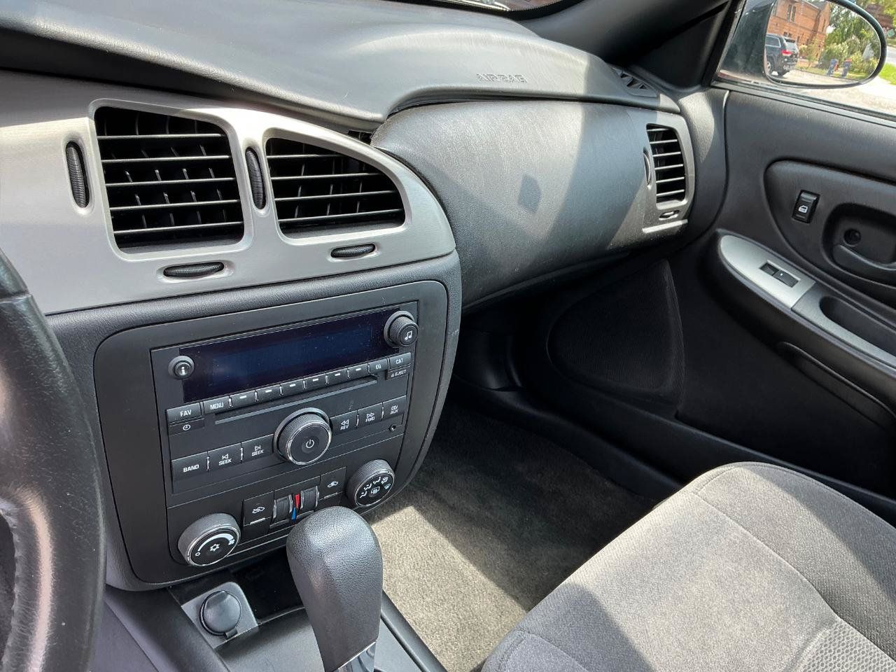 Used 2006 Chevrolet Monte Carlo LT FWD image 16