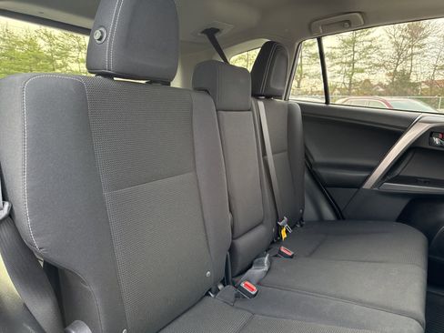Used 2018 Toyota RAV4 XLE image 15